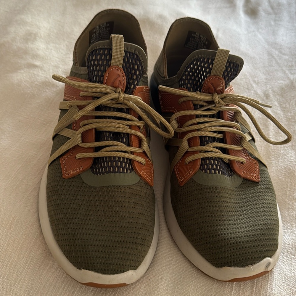 Men’s Olukai track shoes